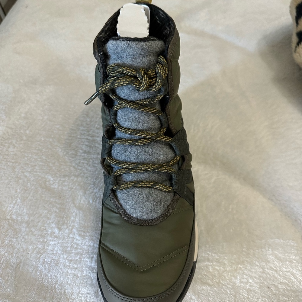 Sorel Whitney II short boot. - Picture 2 of 6